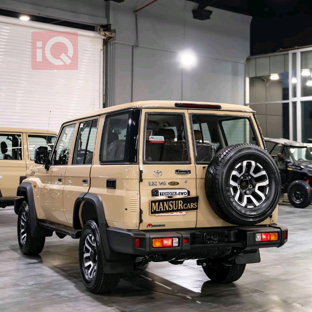Toyota Land Cruiser 76